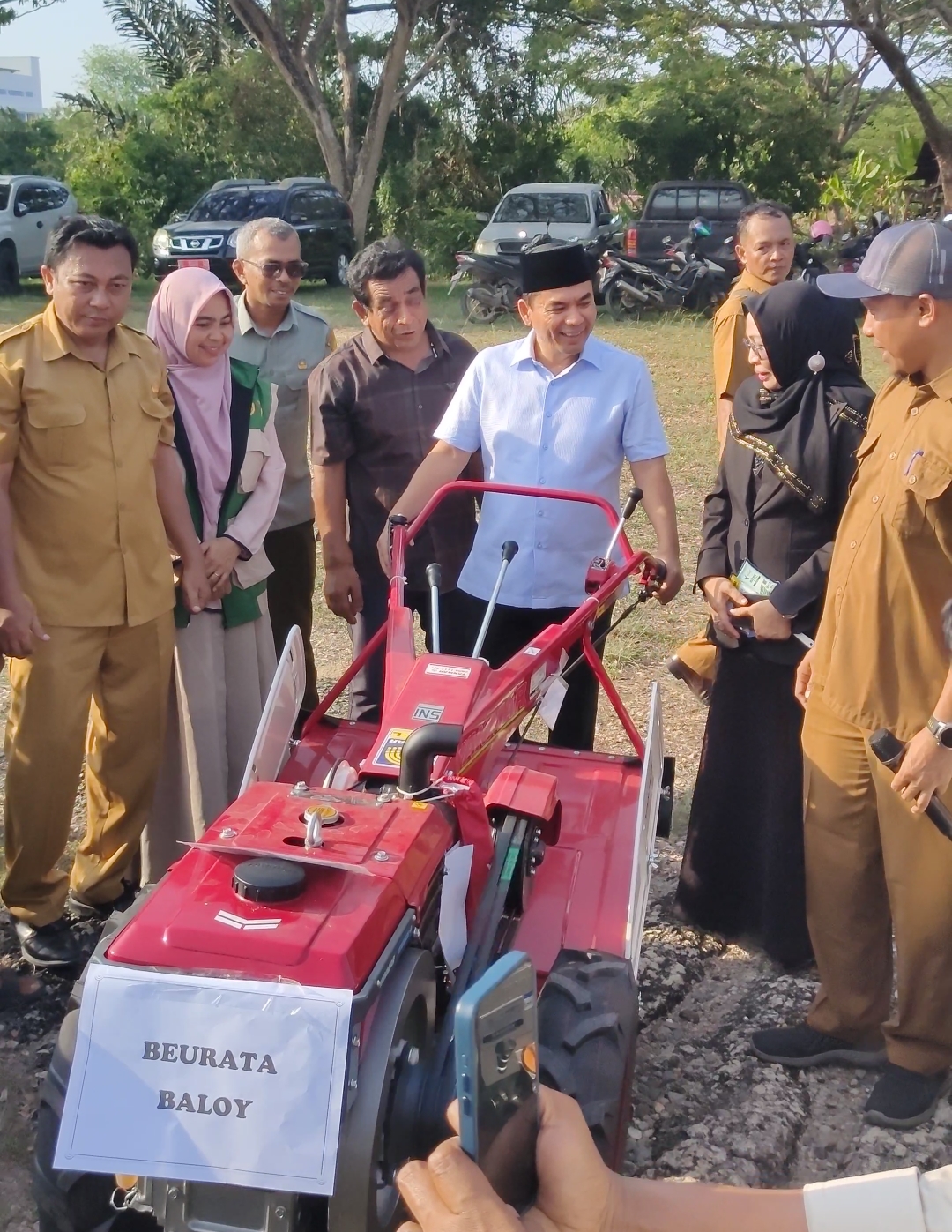 Bantuan Trakstor Roda Dua